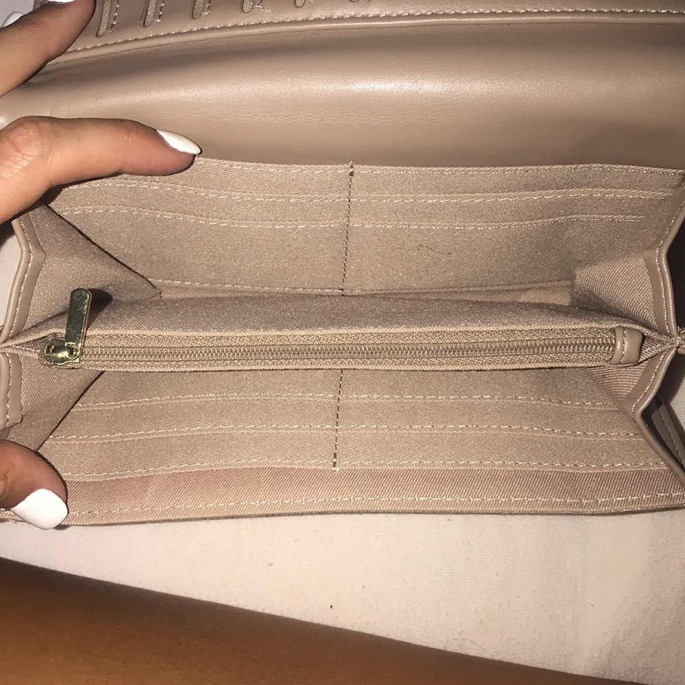 Wallet - Picture 4 of 4